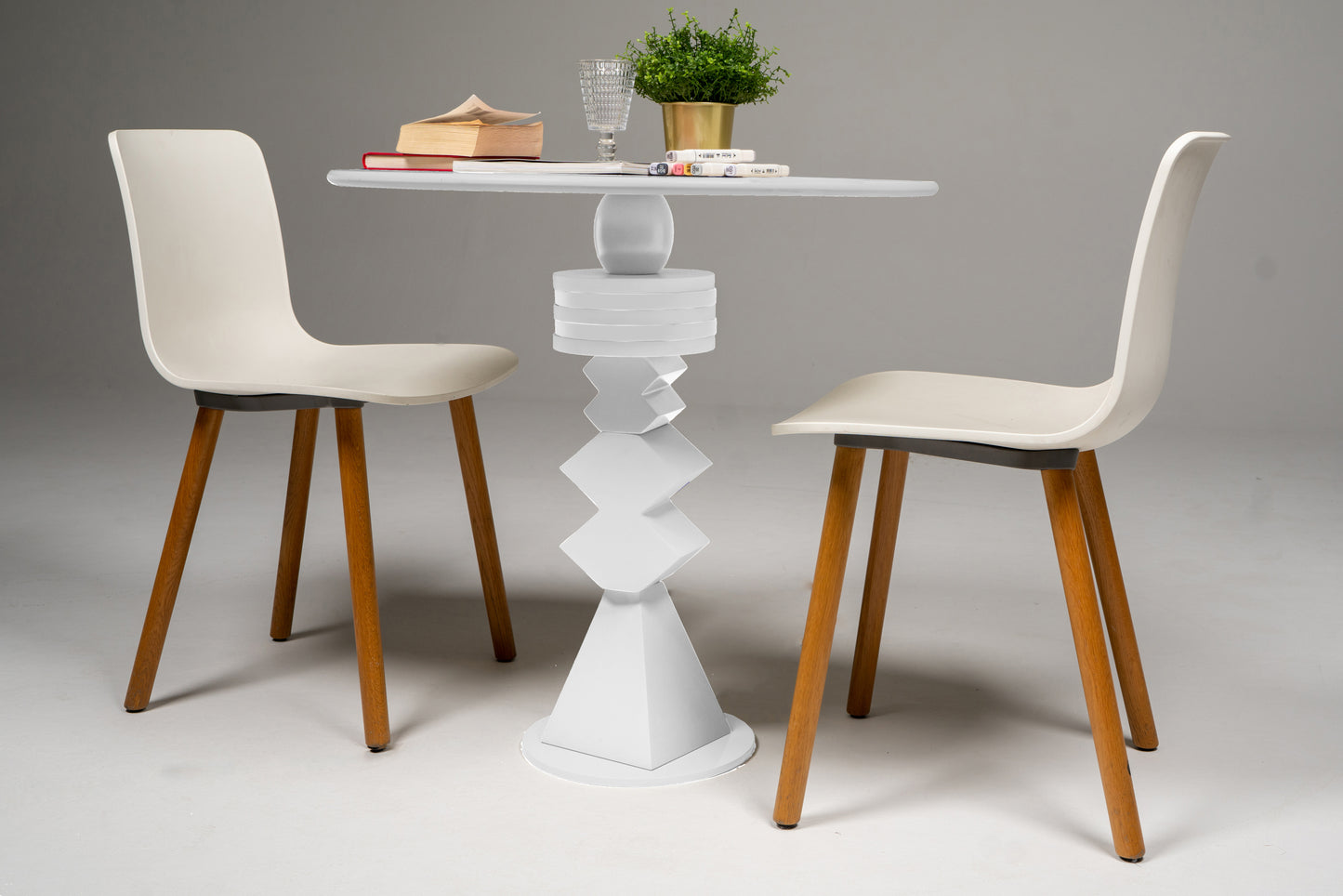 White Dining table - 4 people